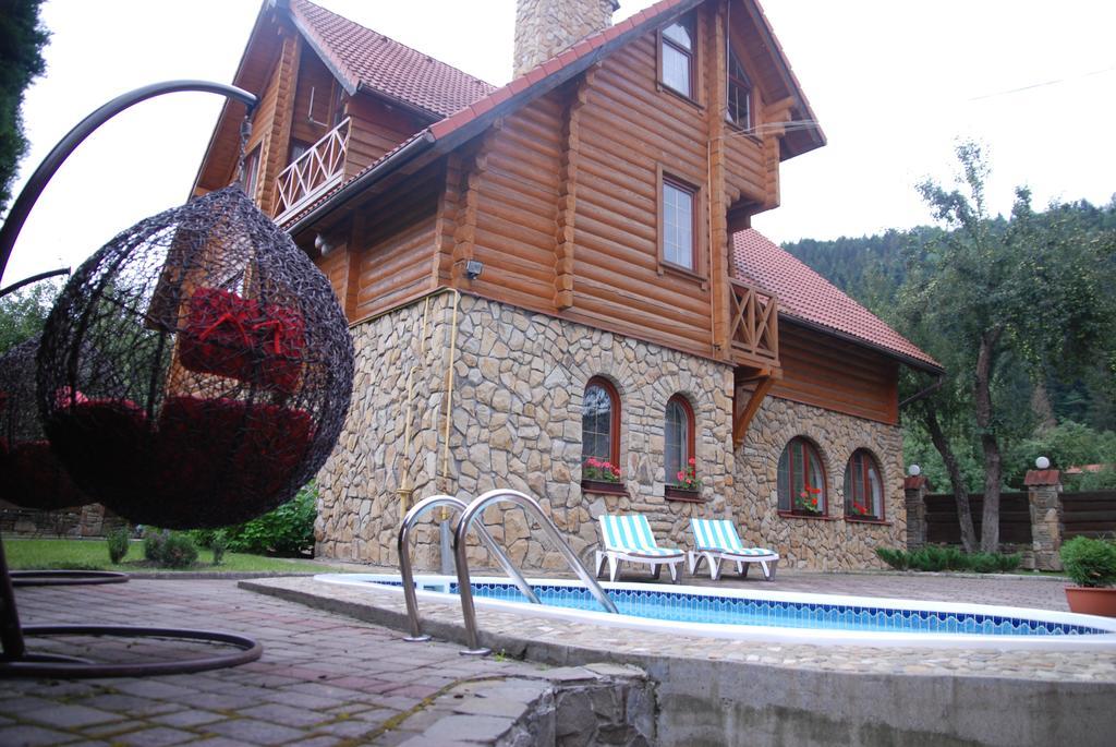 Villa Bilogirya Jaremtje Exteriör bild